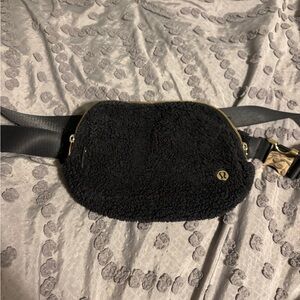 Lemon Black Sherpa Everywhere Belt Bag